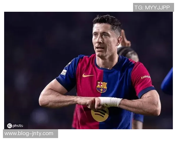 莱万专注巴萨争冠沙特对其兴趣依旧浓厚